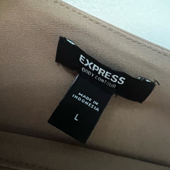 EXPRESS Bodysuit V Neck Sleeveless Tan/ Light Brown. Size Large - Picture 8 of 10